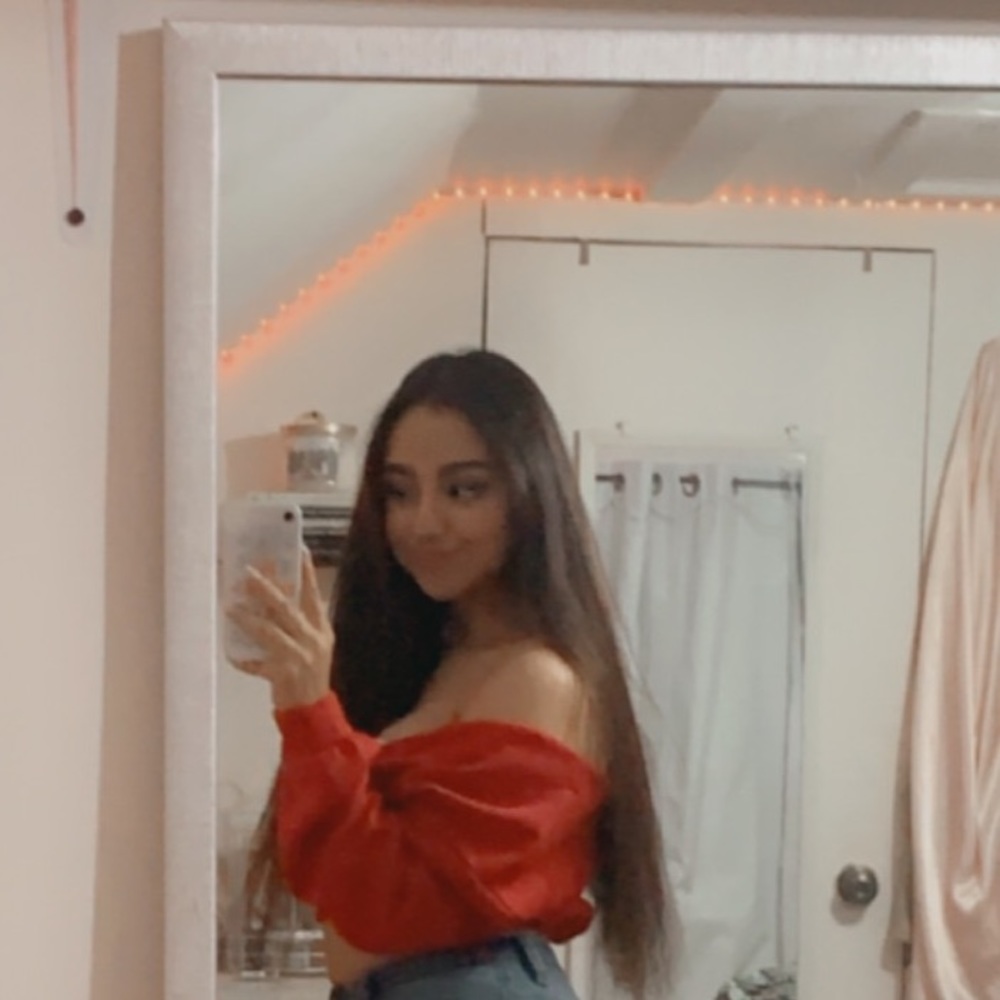 Meet your Posher, Karina